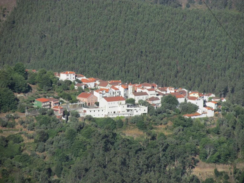 Alojamento Local De Pardieiros Hotel Avô Esterno foto